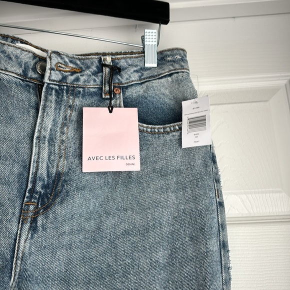 Avec Les Filles High Rise destructed wash Straight Fit Jean Nwt/size 30 - Picture 3 of 9